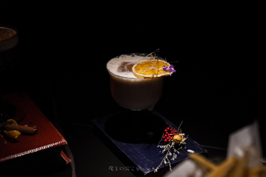 AKA Artland 亞典書店 X魔王 隱藏在地下室的藝廊餐廳 台北餐酒館推薦！