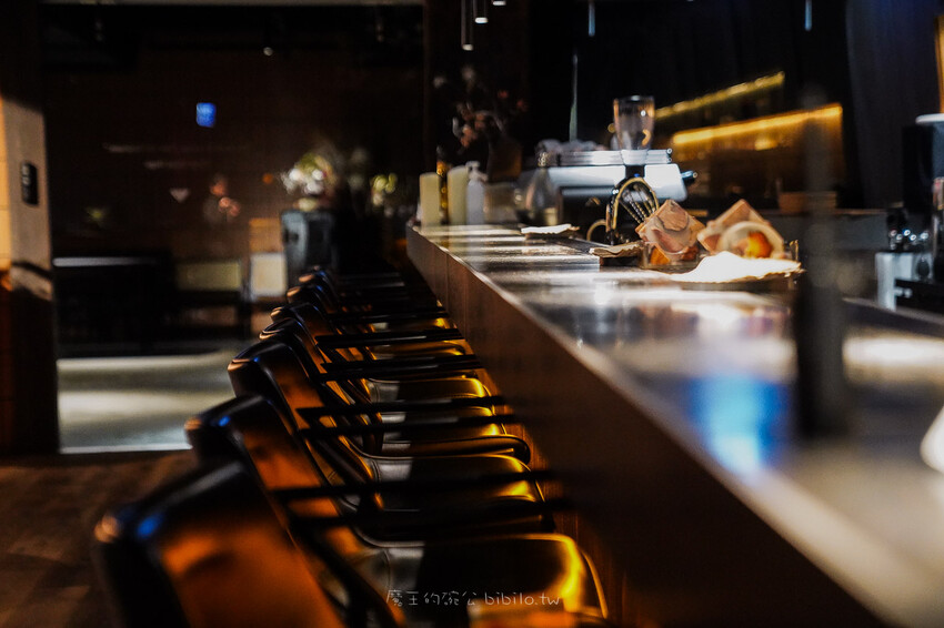 AKA Artland 亞典書店 X魔王 隱藏在地下室的藝廊餐廳 台北餐酒館推薦！