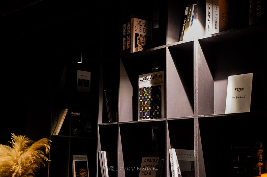 AKA Artland 亞典書店 X魔王 隱藏在地下室的藝廊餐廳 台北餐酒館推薦！