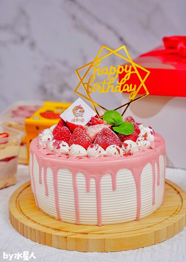 台中草莓生日蛋糕 練勤堂