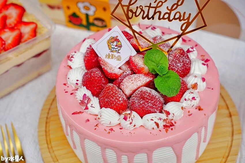 台中草莓生日蛋糕 練勤堂