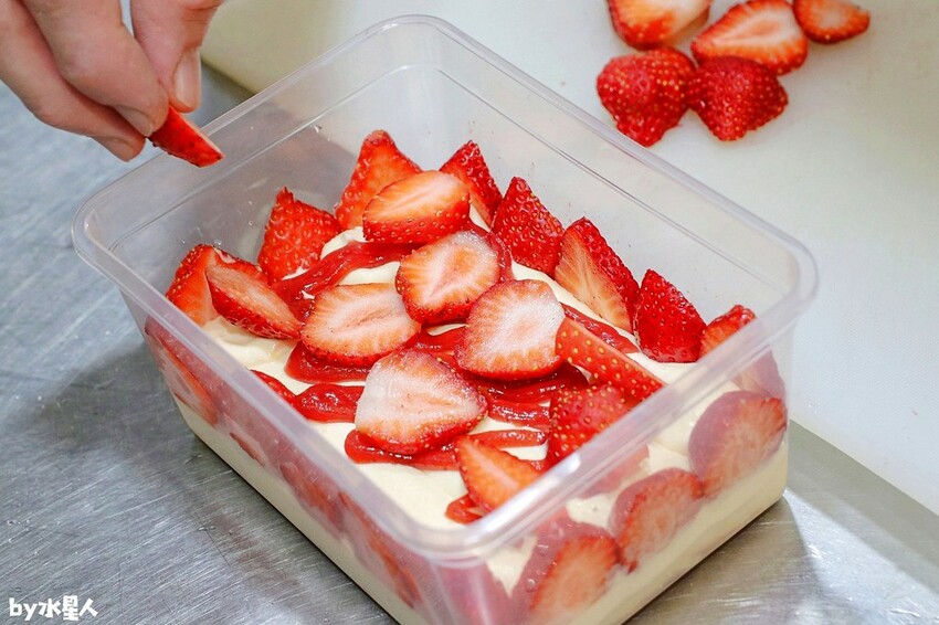 台中草莓寶盒 練勤堂