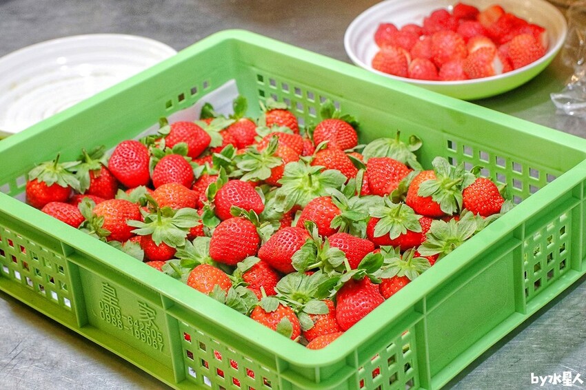 台中草莓寶盒 練勤堂