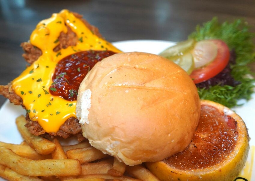 台北信義︱The chips 美式餐廳ATT信義店︱ATT 4 FUN聚餐餐廳推薦，提供豐富多樣的餐點 - 袁彬的美食旅遊筆記