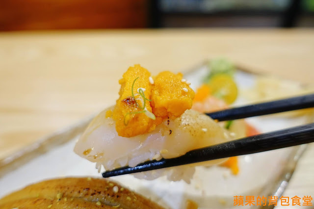 新竹北區 - 花沺すし日式料理 美味親民日本料理 牛肉丼飯滑嫩微甜 鮮甜炙燒握壽司 鮭魚親子丼油脂香海味濃 一訪再訪的首選餐廳