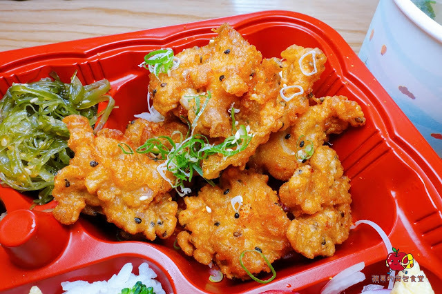 [新竹便當] 花沺日式便當 牛肉丼肉質軟嫩充滿牛香 外脆內多汁唐揚雞 新鮮海鮮搭配Q彈讚岐烏龍炒麵