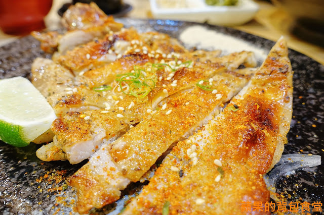 新竹北區 - 花沺すし日式料理 美味親民日本料理 牛肉丼飯滑嫩微甜 鮮甜炙燒握壽司 鮭魚親子丼油脂香海味濃 一訪再訪的首選餐廳