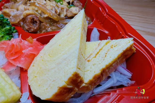 [新竹便當] 花沺日式便當 牛肉丼肉質軟嫩充滿牛香 外脆內多汁唐揚雞 新鮮海鮮搭配Q彈讚岐烏龍炒麵