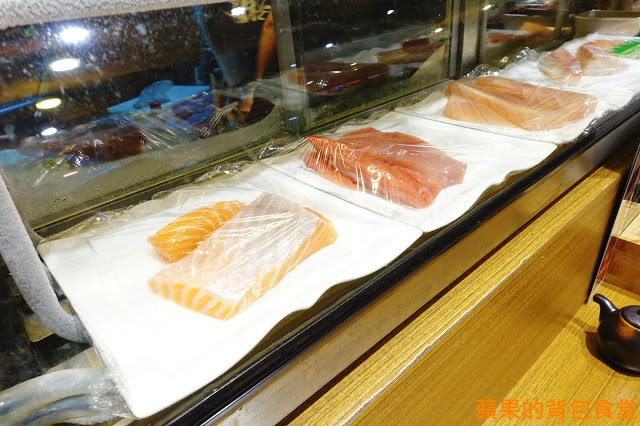 新竹北區 - 花沺すし日式料理 美味親民日本料理 牛肉丼飯滑嫩微甜 鮮甜炙燒握壽司 鮭魚親子丼油脂香海味濃 一訪再訪的首選餐廳