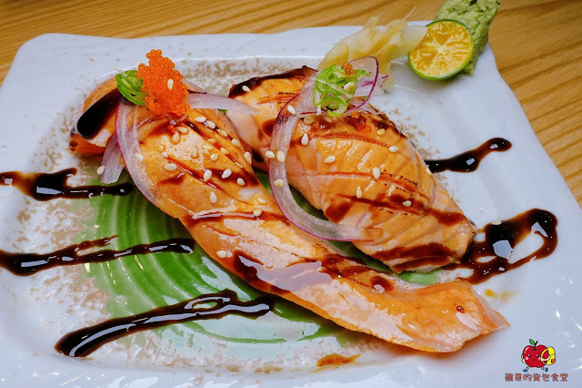 [食記] 新竹北區 - 花沺すし日式料理 海膽手卷滿滿鮮味 焗烤大明蝦鮮味奶香融合 推薦$990套餐的握壽司烤蝦頭飯