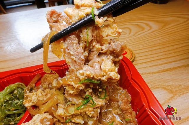 [新竹便當] 花沺日式便當 牛肉丼肉質軟嫩充滿牛香 外脆內多汁唐揚雞 新鮮海鮮搭配Q彈讚岐烏龍炒麵