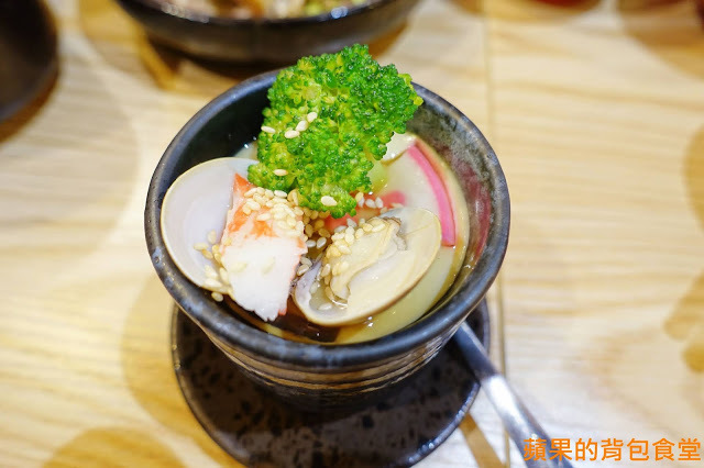 新竹北區 - 花沺すし日式料理 美味親民日本料理 牛肉丼飯滑嫩微甜 鮮甜炙燒握壽司 鮭魚親子丼油脂香海味濃 一訪再訪的首選餐廳