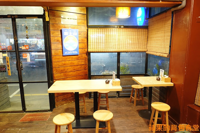 新竹北區 - 花沺すし日式料理 美味親民日本料理 牛肉丼飯滑嫩微甜 鮮甜炙燒握壽司 鮭魚親子丼油脂香海味濃 一訪再訪的首選餐廳