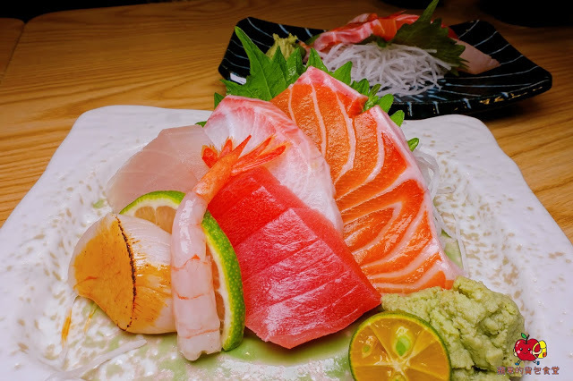 [食記] 新竹北區 - 花沺すし日式料理 海膽手卷滿滿鮮味 焗烤大明蝦鮮味奶香融合 推薦$990套餐的握壽司烤蝦頭飯