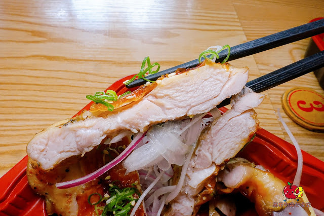 [新竹便當] 花沺日式便當 牛肉丼肉質軟嫩充滿牛香 外脆內多汁唐揚雞 新鮮海鮮搭配Q彈讚岐烏龍炒麵