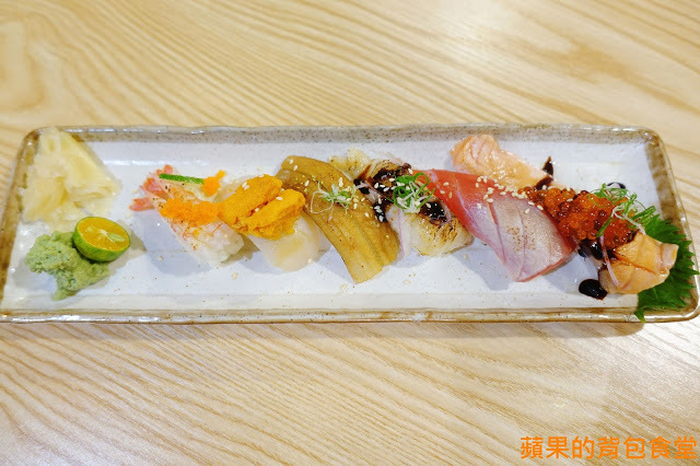 新竹北區 - 花沺すし日式料理 美味親民日本料理 牛肉丼飯滑嫩微甜 鮮甜炙燒握壽司 鮭魚親子丼油脂香海味濃 一訪再訪的首選餐廳