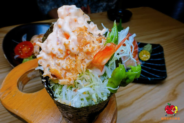 [食記] 新竹北區 - 花沺すし日式料理 海膽手卷滿滿鮮味 焗烤大明蝦鮮味奶香融合 推薦$990套餐的握壽司烤蝦頭飯