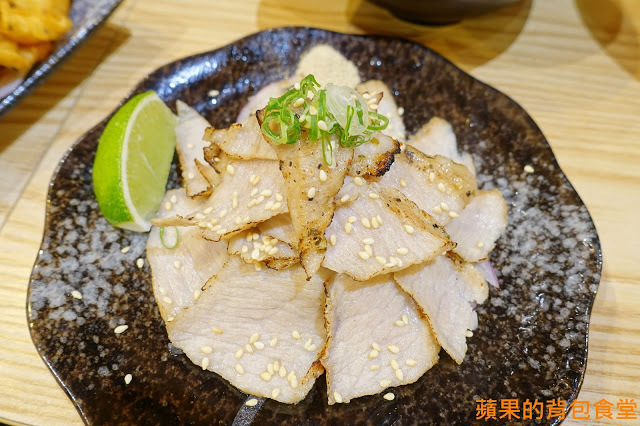 新竹北區 - 花沺すし日式料理 美味親民日本料理 牛肉丼飯滑嫩微甜 鮮甜炙燒握壽司 鮭魚親子丼油脂香海味濃 一訪再訪的首選餐廳