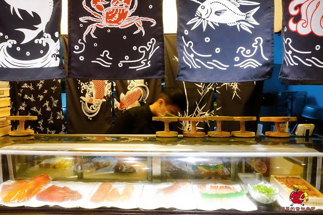 [食記] 新竹北區 - 花沺すし日式料理 海膽手卷滿滿鮮味 焗烤大明蝦鮮味奶香融合 推薦$990套餐的握壽司烤蝦頭飯