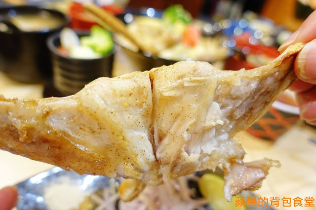 新竹北區 - 花沺すし日式料理 美味親民日本料理 牛肉丼飯滑嫩微甜 鮮甜炙燒握壽司 鮭魚親子丼油脂香海味濃 一訪再訪的首選餐廳