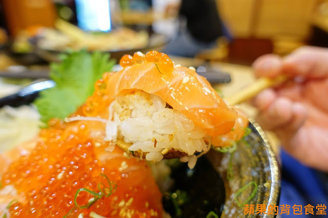 新竹北區 - 花沺すし日式料理 美味親民日本料理 牛肉丼飯滑嫩微甜 鮮甜炙燒握壽司 鮭魚親子丼油脂香海味濃 一訪再訪的首選餐廳