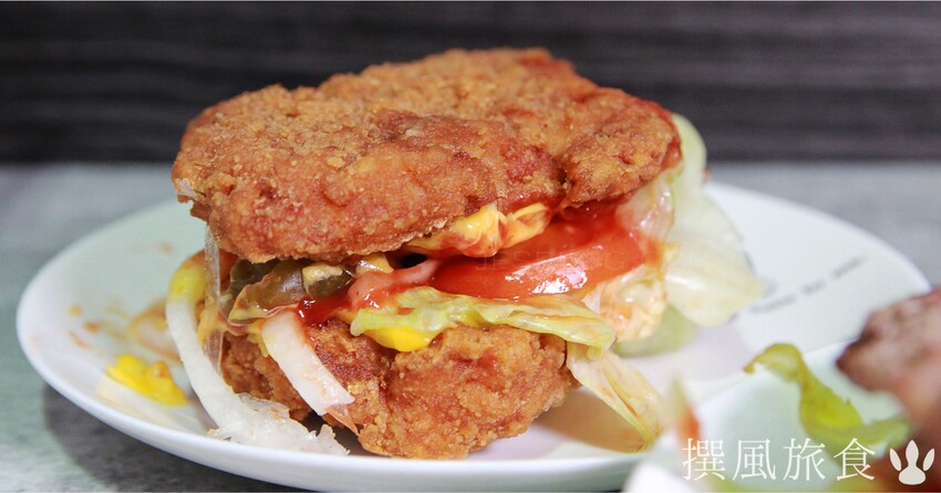 漢堡王「辣雞腿重磅」好吃嗎？無麵包的雙層酥炸雞腿排漢堡，中秋多肉大滿足！