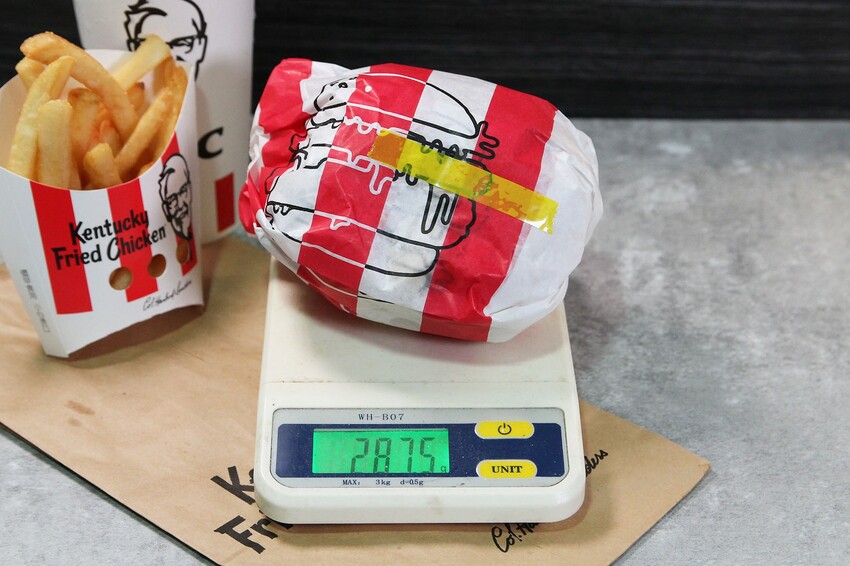 肯德基「雙層青花椒咔啦雞腿堡」好吃嗎?又麻又辣雙層雞腿排,真的辣到我無法細品味道