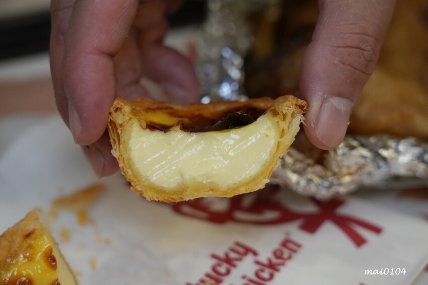 肯德基與雙月食品聯名推出『剝皮辣椒紙包雞XL套餐』，風味雞汁飯、蛋撻、雞塊一次滿足，期間限定只到12月4