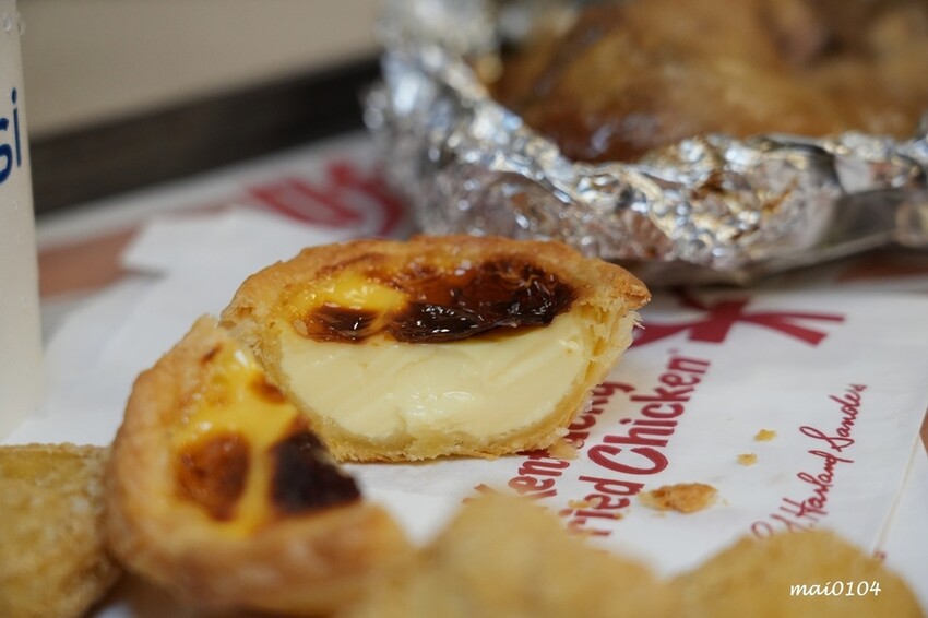 肯德基與雙月食品聯名推出『剝皮辣椒紙包雞XL套餐』，風味雞汁飯、蛋撻、雞塊一次滿足，期間限定只到12月4