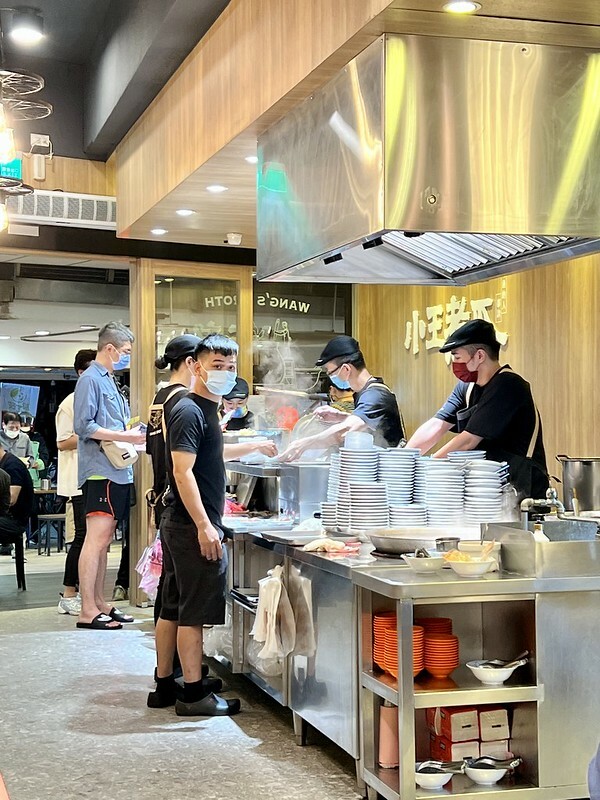 【台灣，台北市，萬華區】台北米其林必比登（MICHELIN Guide Bib Gourmand）～小王煮瓜(小王清湯瓜仔肉)。