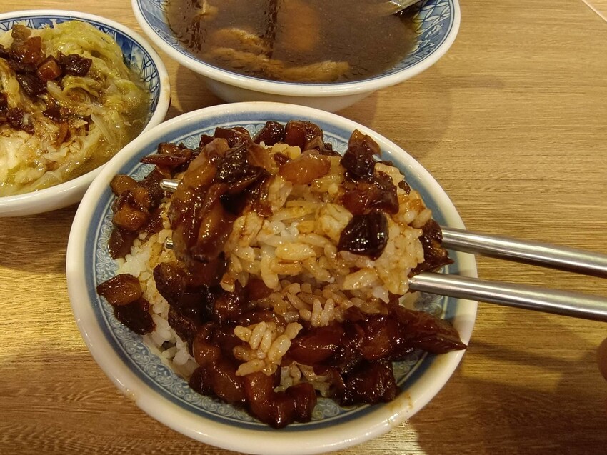 278559.jpg - 【台北.萬華】華西街小吃推薦。小王滷肉飯+瓜仔肉湯&超嫩當歸豬腳湯