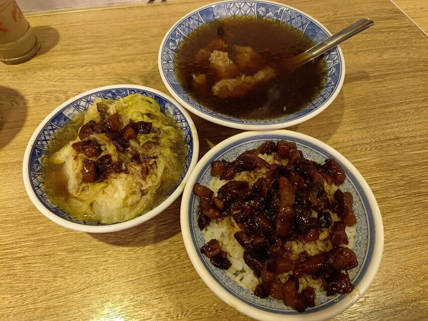 278560.jpg - 【台北.萬華】華西街小吃推薦。小王滷肉飯+瓜仔肉湯&超嫩當歸豬腳湯