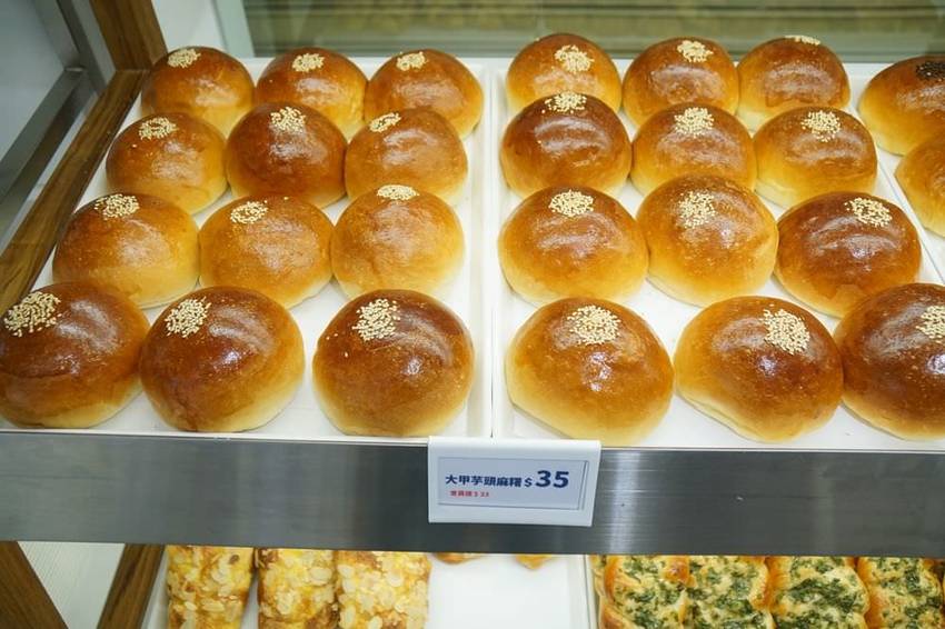 [創盛號烘焙本舖-新莊新泰店]排隊秒殺系羅宋來新莊了 大推水果蛋糕盒與芋泥系列 數十款台歐式麵包挑戰新莊人味蕾 - 安妮的天空