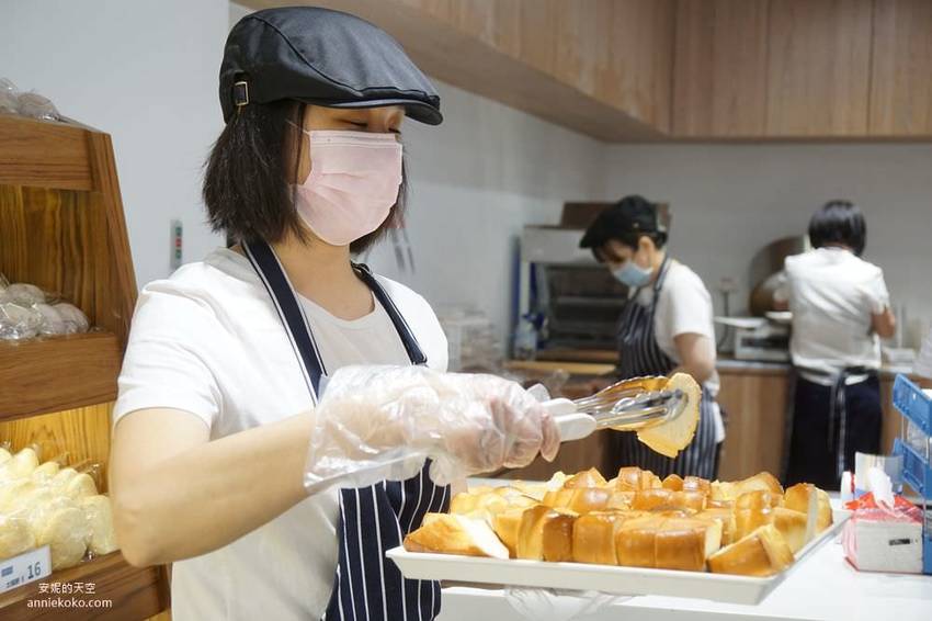 [創盛號烘焙本舖-新莊新泰店]排隊秒殺系羅宋來新莊了 大推水果蛋糕盒與芋泥系列 數十款台歐式麵包挑戰新莊人味蕾 - 安妮的天空