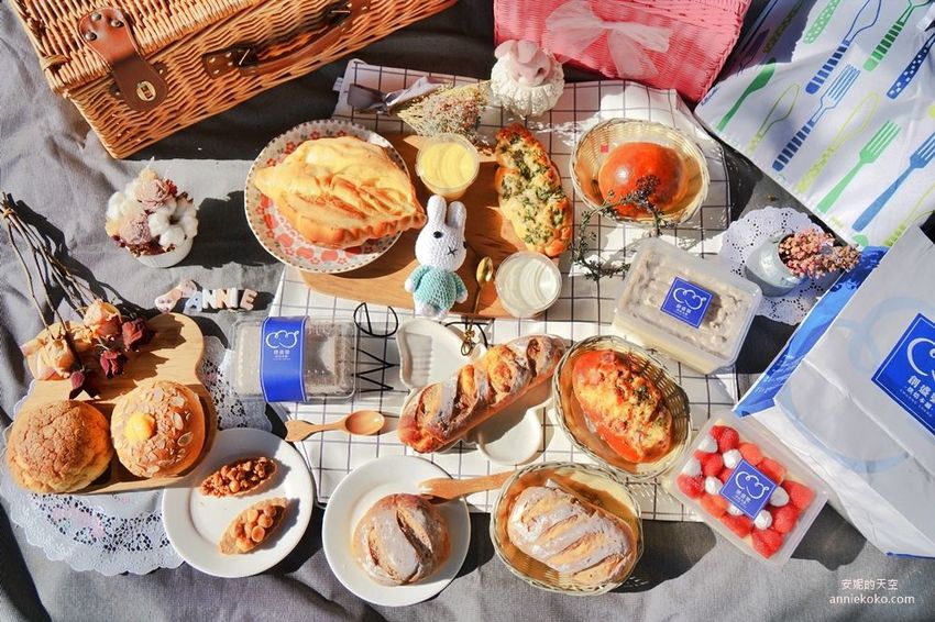 [創盛號烘焙本舖-新莊新泰店]排隊秒殺系羅宋來新莊了 大推水果蛋糕盒與芋泥系列 數十款台歐式麵包挑戰新莊人味蕾 - 安妮的天空