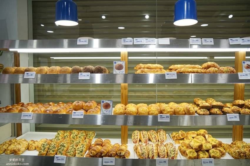 [創盛號烘焙本舖-新莊新泰店]排隊秒殺系羅宋來新莊了 大推水果蛋糕盒與芋泥系列 數十款台歐式麵包挑戰新莊人味蕾 - 安妮的天空