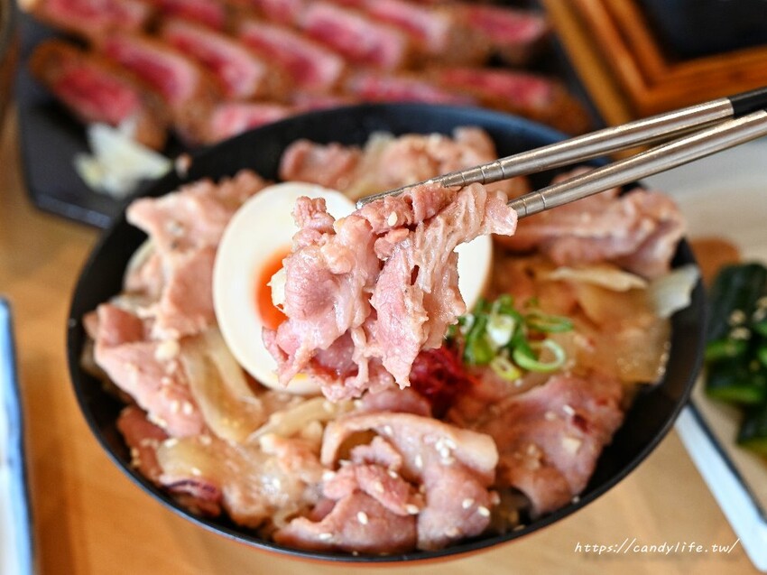 嵐山熟成牛かつ專売｜被甜點耽誤的人氣炸牛排店，絕美草莓甜點限時回歸，錯過再等一年 - 糖糖's 享食生活