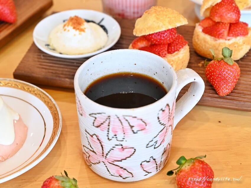 嵐山熟成牛かつ專売｜被甜點耽誤的人氣炸牛排店，絕美草莓甜點限時回歸，錯過再等一年 - 糖糖's 享食生活