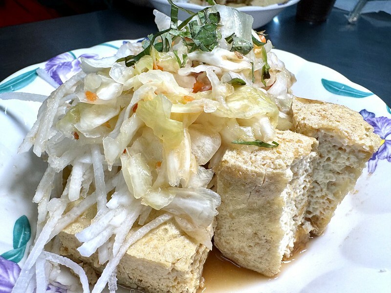 花蓮縣玉里鎮花蓮美食｜玉里橋頭臭豆腐本店，終於造訪了傳說中超美味臭豆腐！！！（花蓮旅遊/台灣小吃）