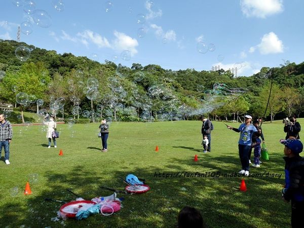 【泡泡奇蹟】泡泡達人許日榮 #無毒泡泡 #泡泡表演 #泡泡派對 沉浸於泡泡中的歡樂時光 (17).JPG 【泡泡奇蹟】泡泡達人許日榮 #無毒泡泡 #泡泡表演 #泡泡派對 沉浸於泡泡中的歡樂時光 (17).JPG