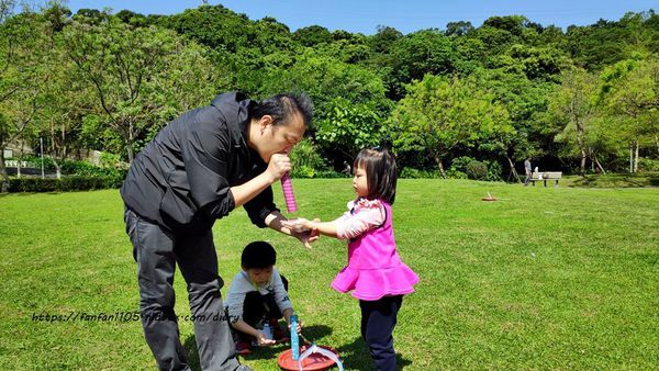 【泡泡奇蹟】泡泡達人許日榮 #無毒泡泡 #泡泡表演 #泡泡派對 沉浸於泡泡中的歡樂時光 (9).jpg 【泡泡奇蹟】泡泡達人許日榮 #無毒泡泡 #泡泡表演 #泡泡派對 沉浸於泡泡中的歡樂時光 (9).jpg