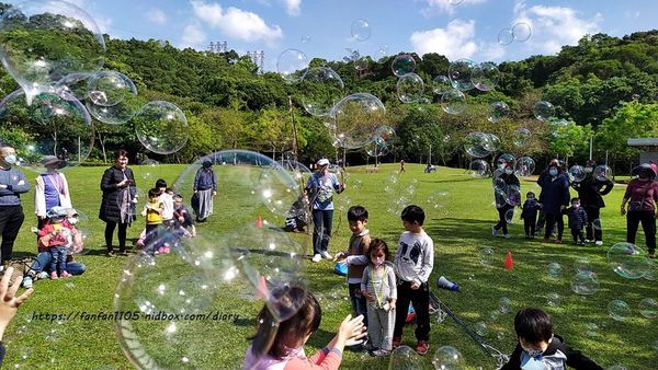 【泡泡奇蹟】泡泡達人許日榮 #無毒泡泡 #泡泡表演 #泡泡派對 沉浸於泡泡中的歡樂時光 (5).jpg 【泡泡奇蹟】泡泡達人許日榮 #無毒泡泡 #泡泡表演 #泡泡派對 沉浸於泡泡中的歡樂時光 (5).jpg