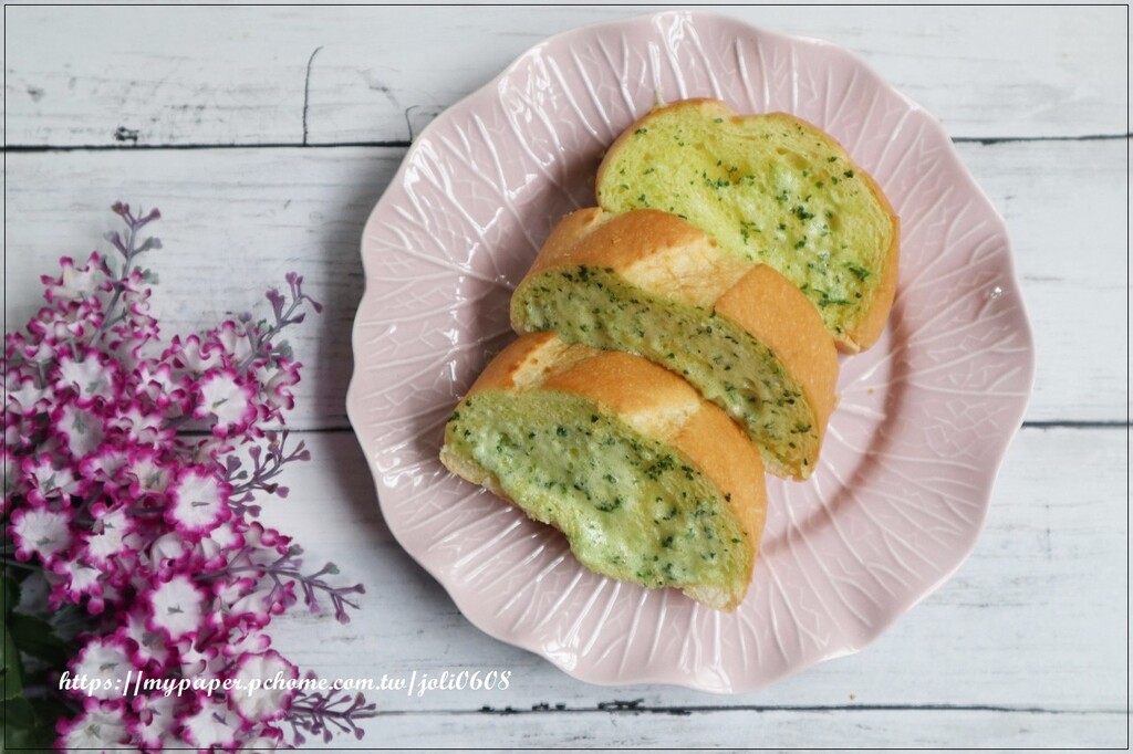 台北市松山區【查理布朗烘焙ChirleBrown】湯普斯系列-花生&大蒜&明太子~團購冠軍推薦 宅配美食推薦 早餐、下午茶、宵夜首選