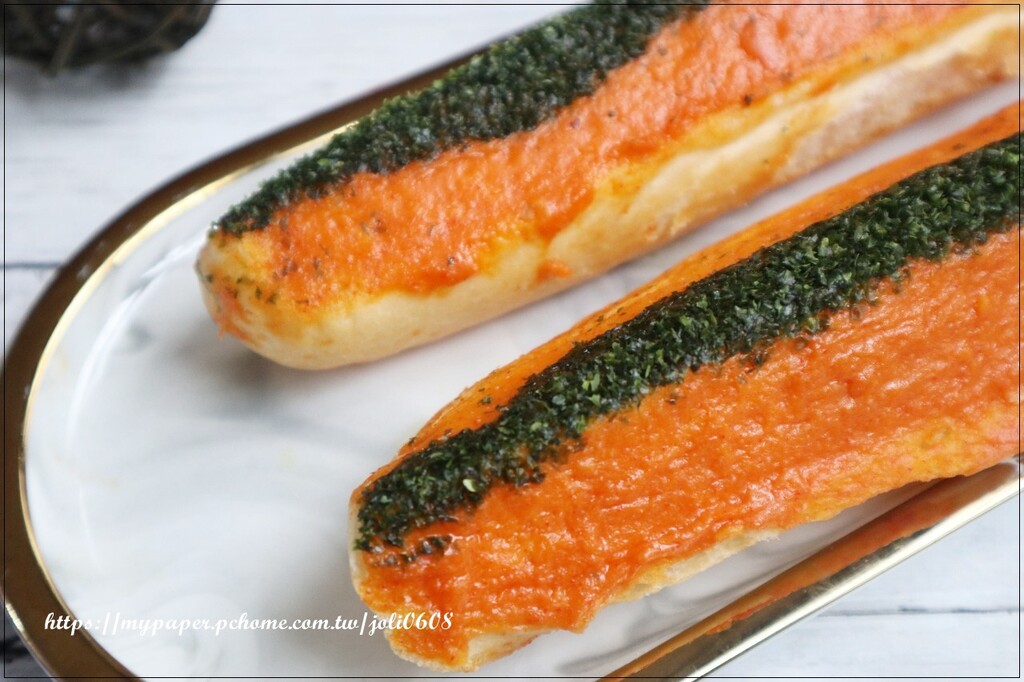 台北市松山區【查理布朗烘焙ChirleBrown】湯普斯系列-花生&大蒜&明太子~團購冠軍推薦 宅配美食推薦 早餐、下午茶、宵夜首選