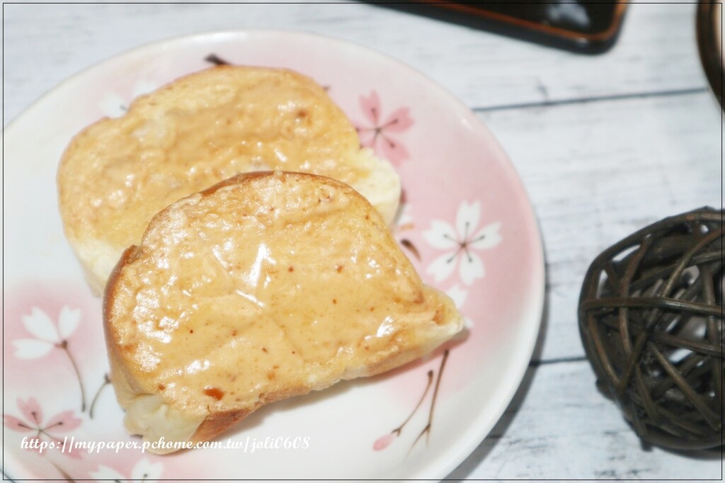台北市松山區【查理布朗烘焙ChirleBrown】湯普斯系列-花生&大蒜&明太子~團購冠軍推薦 宅配美食推薦 早餐、下午茶、宵夜首選