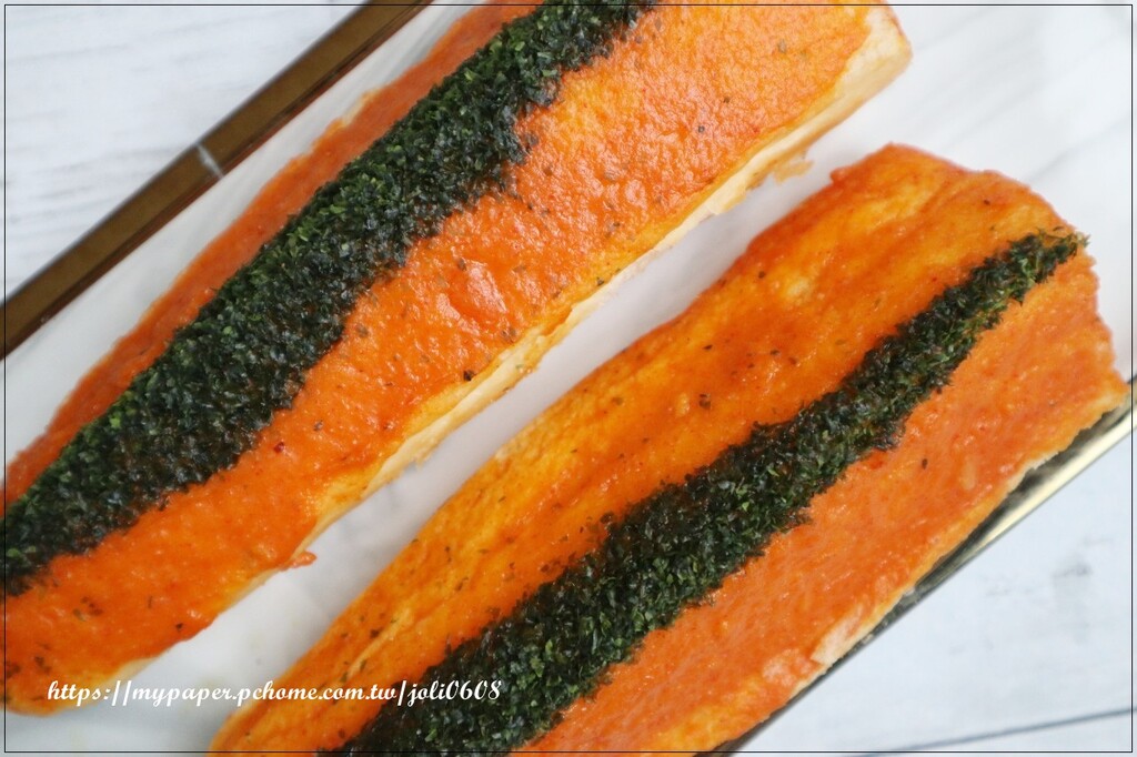 台北市松山區【查理布朗烘焙ChirleBrown】湯普斯系列-花生&大蒜&明太子~團購冠軍推薦 宅配美食推薦 早餐、下午茶、宵夜首選