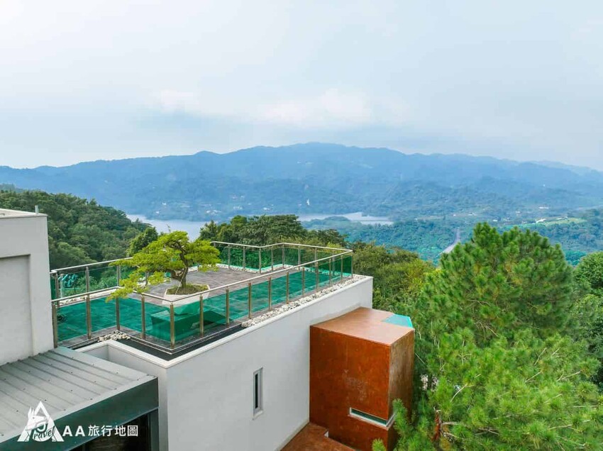 這棟還沒完工的Villa未來看出去的時候差不多就是這樣的感覺!!