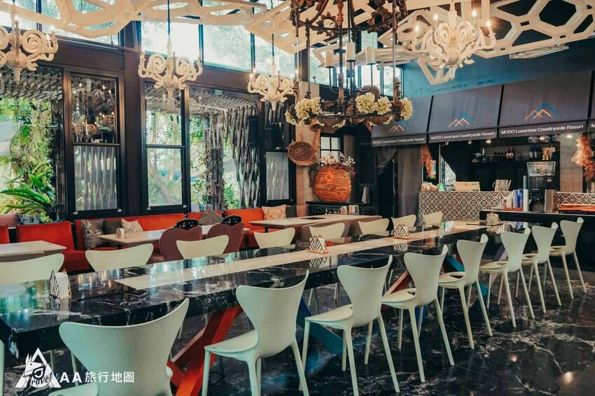 厚食餐廳一進來就感覺很涼快，入住前行李可以放這邊，也可以在這稍作休息，這邊也有提供防蚊液與小企鵝