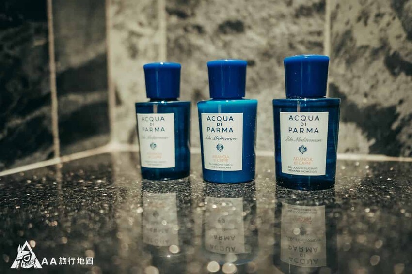 這個就是帕爾馬之水的用品，很多五星級飯店都還不會提供這麼高價位的備品，真的是各方各面都讓你感受到尊榮
