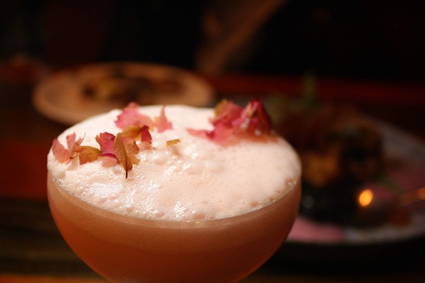 【東區餐酒館推薦】Closet衣櫥餐酒館-台北東區人氣打卡地點,歐洲建築風格瞬間來到歐洲享受美酒與美食Closet Restaurant & Bar